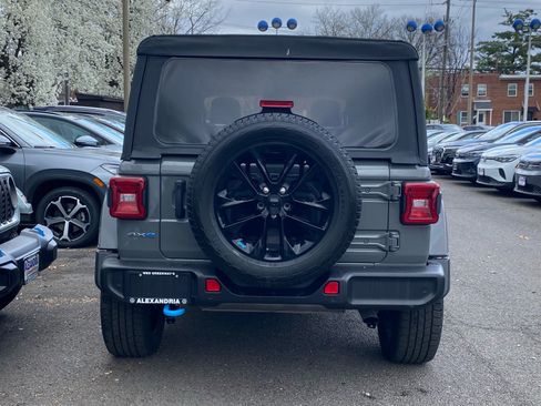 Used 2022 Jeep Wrangler Unlimited Sahara w/ Safety Group AWD/4WD image 4