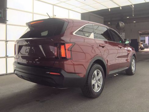 Used 2022 Kia Sorento LX FWD image 6