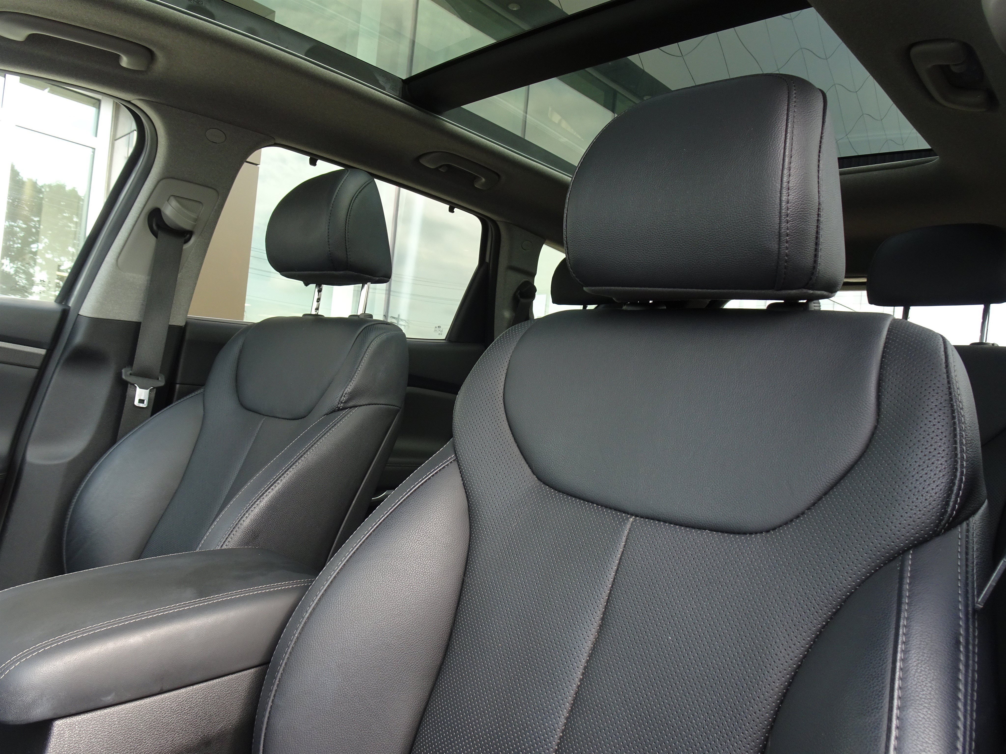 Used 2019 Hyundai Santa Fe AWD image 12