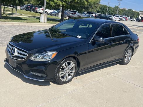 Used 2014 Mercedes-Benz E 350 4MATIC Sedan image 5