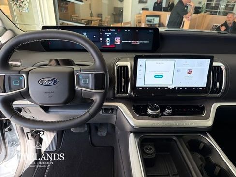 New 2026 Ford Expedition Platinum w/ Platinum Ultimate Package image 15