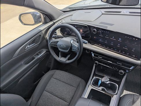 New 2027 Chevrolet Traverse LT w/ Midnight/Sport Edition FWD image 18