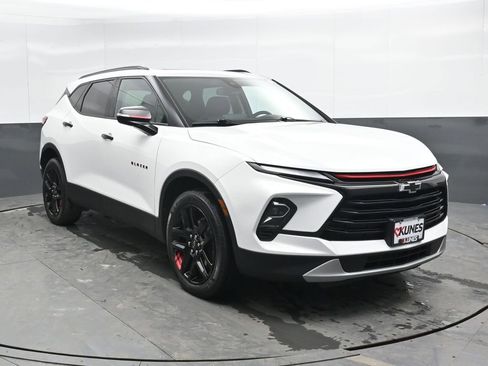 Used 2023 Chevrolet Blazer LT AWD/4WD image 6
