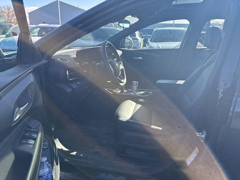 Used 2025 Buick Envista Sport Touring w/ Experience Buick Package image 9