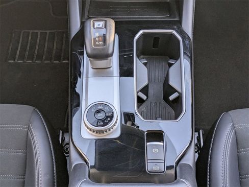 Used 2025 Mitsubishi Outlander SE image 36