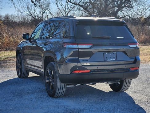 New 2025 Jeep Grand Cherokee Limited w/ Black Appearance Package image 3