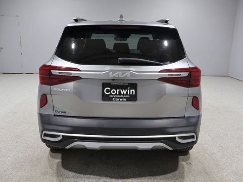 Used 2023 Kia Seltos S w/ Navigation Package AWD/4WD image 3