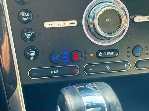 Used 2018 Ford Explorer Limited image 20