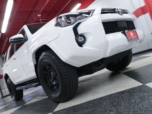 Used 2022 Toyota 4Runner SR5 Premium w/ Moonroof Package RWD image 33