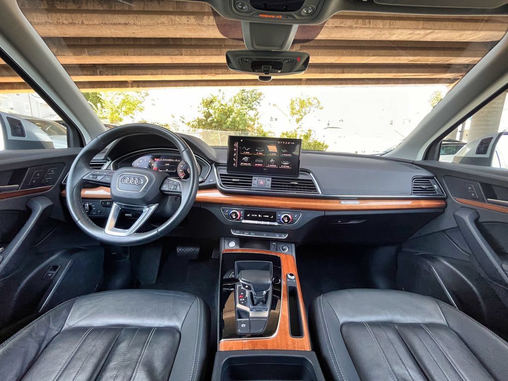 Used 2021 Audi Q5 2.0T Premium Plus w/ Premium Plus Package AWD/4WD image 14