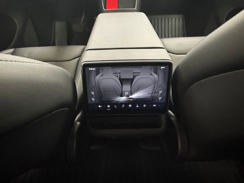 Used 2026 Tesla Model Y Long Range image 23