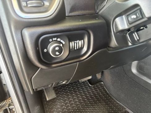 Used 2022 RAM 3500 Laramie AWD/4WD image 17