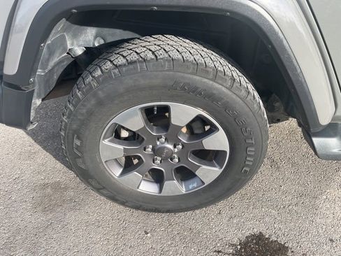 Used 2019 Jeep Wrangler Unlimited Sahara image 21