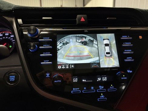 Used 2019 Toyota Camry XSE image 18