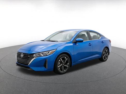 Used 2025 Nissan Sentra SV FWD image 3