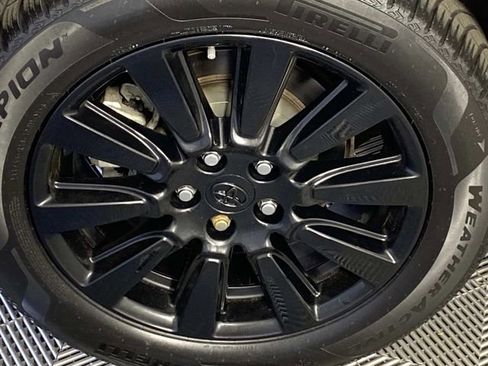 Used 2017 Toyota Sienna XLE w/ XLE Navigation Package AWD/4WD image 26