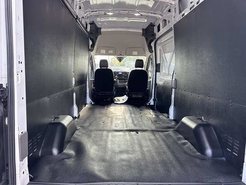 Used 2025 Ford Transit 250 148 High Roof AWD image 33