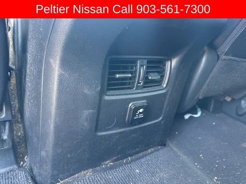 Used 2017 Nissan Titan SL AWD/4WD image 25