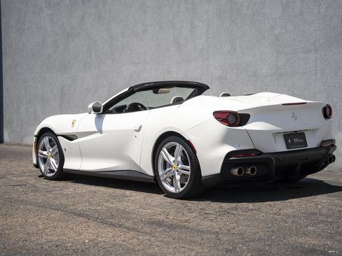 Used 2023 Ferrari Portofino M RWD image 3