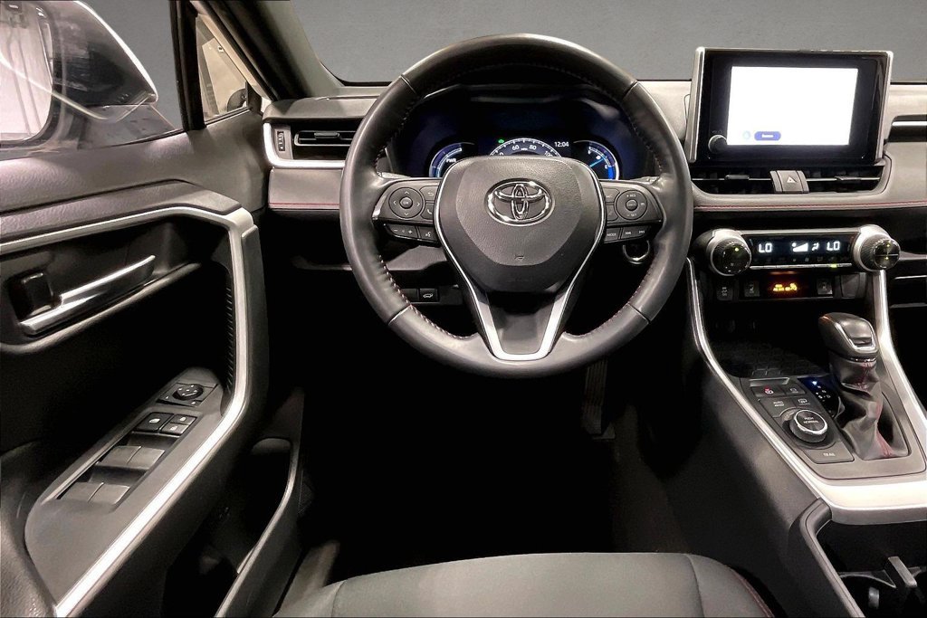 Used 2023 Toyota RAV4 SE w/ Weather & Moonroof Package AWD/4WD image 9