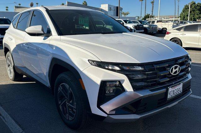 Certified 2026 Hyundai Tucson Blue SE AWD/4WD image 2