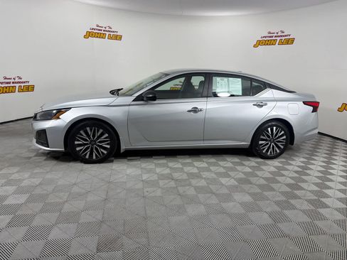 Certified 2024 Nissan Altima 2.5 SV FWD image 2