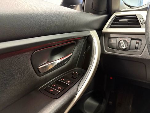 Used 2017 BMW 320i xDrive Sedan image 39