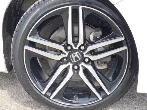 Used 2017 Honda Accord Sport image 8