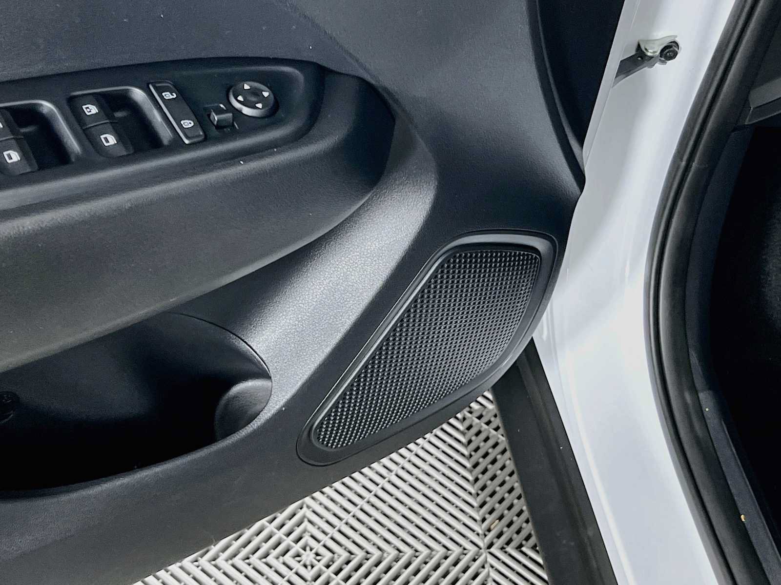 Certified 2026 Hyundai Venue SEL FWD image 19