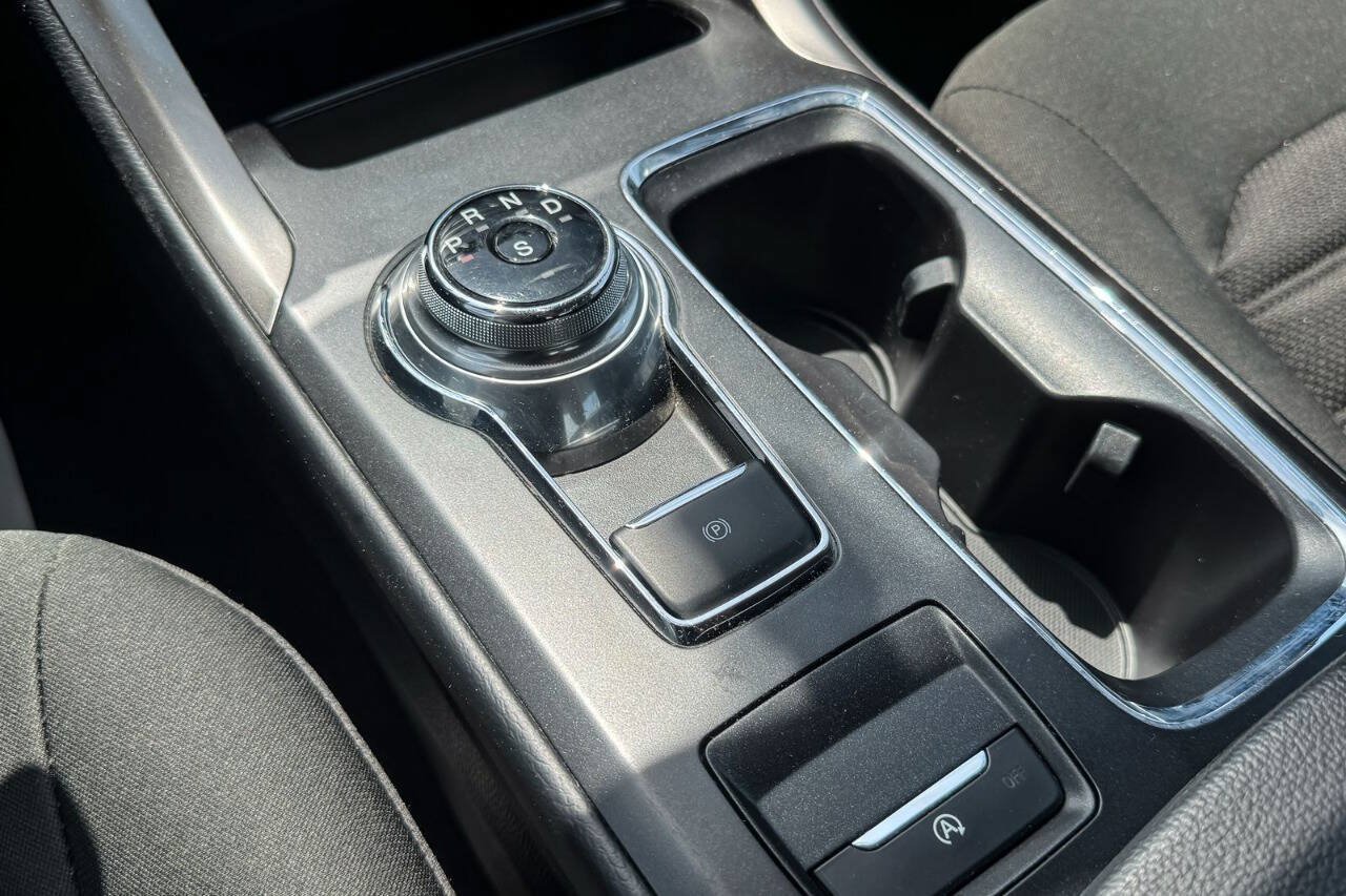 Used 2018 Ford Fusion SE w/ Fusion SE Technology Package FWD image 29