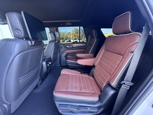 Used 2024 GMC Yukon Denali Ultimate image 15