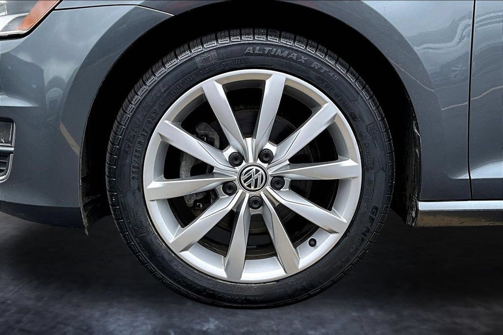 Used 2016 Volkswagen Golf SE FWD image 34