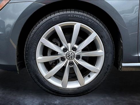 Used 2016 Volkswagen Golf SE FWD image 34