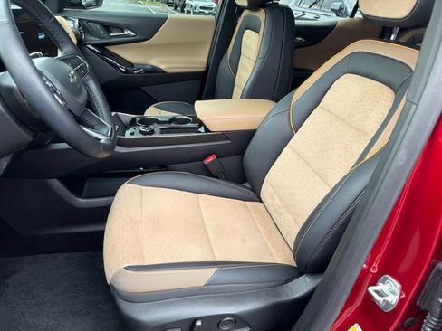 Used 2025 Chevrolet Equinox ACTIV w/ Safety and Technology Package FWD image 10