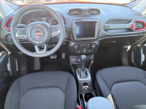 Used 2023 Jeep Renegade Latitude AWD/4WD image 26