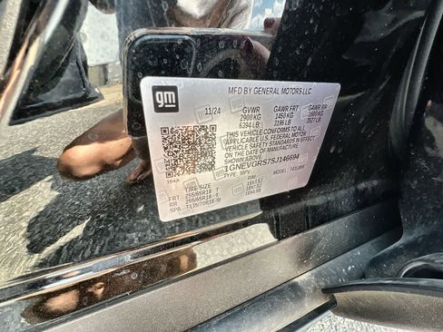 Used 2025 Chevrolet Traverse LT image 33