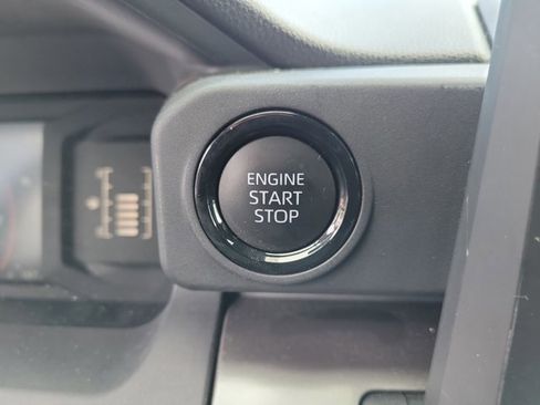 Used 2024 Toyota Tacoma SR5 w/ SR5 Upgrade Package image 32