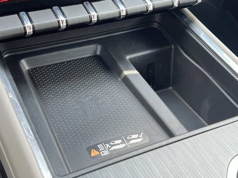 Used 2024 GMC Acadia Elevation FWD image 26