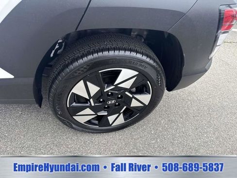 Used 2024 Hyundai Kona SEL AWD/4WD image 11