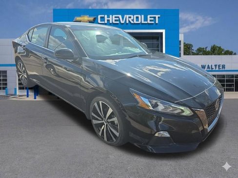 Used 2022 Nissan Altima 2.5 SR image 2