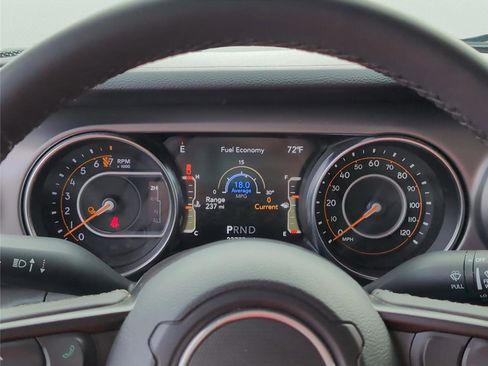 Used 2023 Jeep Gladiator Willys image 23