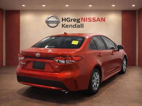 Used 2021 Toyota Corolla LE FWD image 4