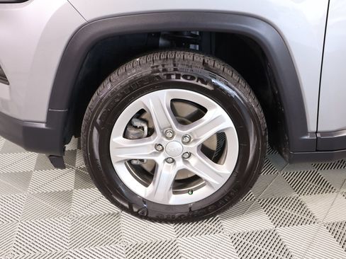 Used 2024 Jeep Compass Latitude AWD/4WD image 15