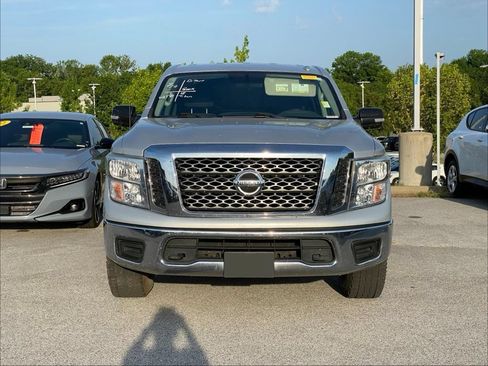 Used 2018 Nissan Titan SV AWD/4WD image 2