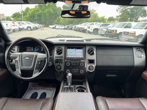 Used 2017 Ford Expedition Platinum AWD/4WD image 27