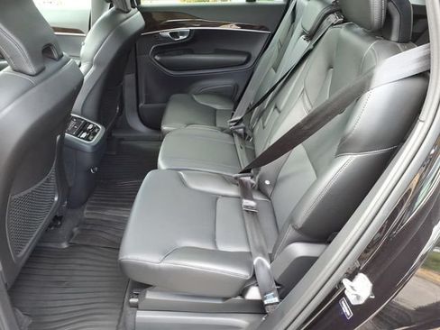 Used 2019 Volvo XC90 T5 Momentum w/ Protection Package Premier AWD/4WD image 18