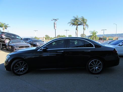 Used 2021 Mercedes-Benz E 350 Sedan image 4