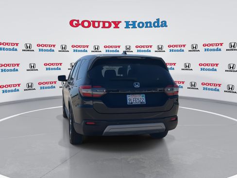 Used 2024 Honda Pilot EX-L image 7