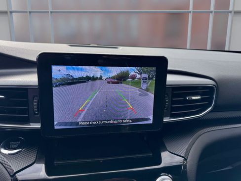 Certified 2022 Ford Explorer ST w/ ST Street Pack image 21