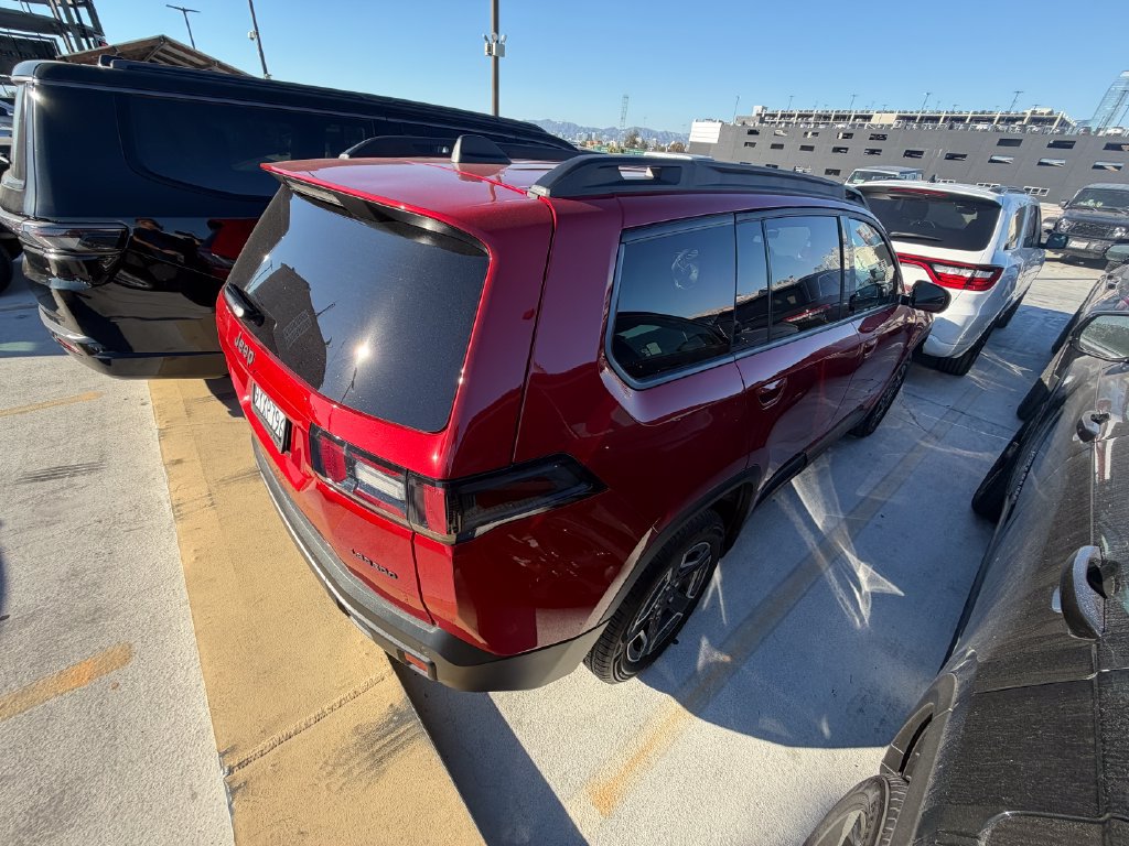 Used 2026 Jeep Cherokee Limited AWD/4WD image 2